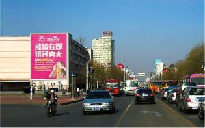 九都(dōu)路(lù)珠江路(lù)口廣告牌